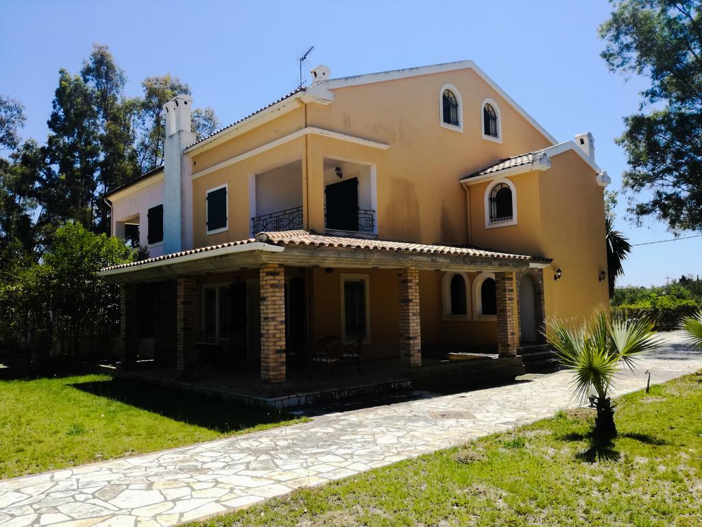 Antonia Beachfront Villa Lefkimmi  Bagian luar foto