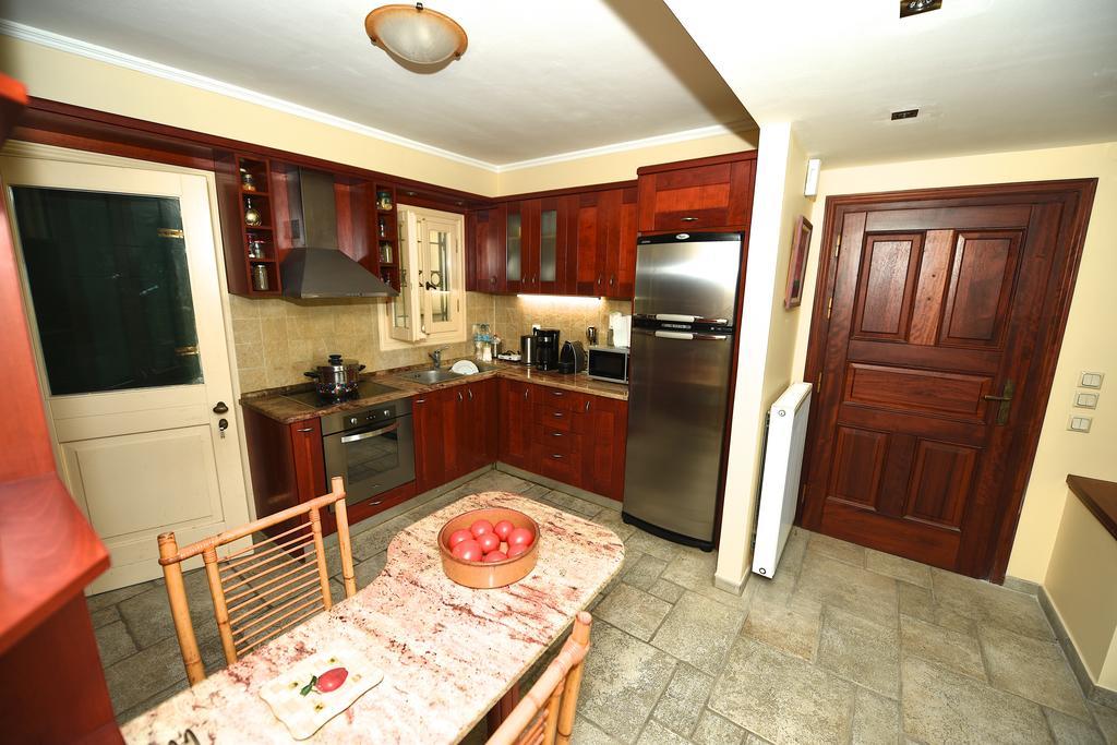 Antonia Beachfront Villa Lefkimmi  Bagian luar foto
